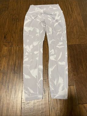 lululemon athletica Light Gray & White Leaf-Print Leggings